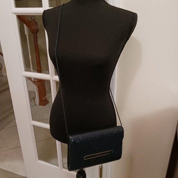 Vintage Navy Blue Mesh Metal Purse - Picture 2 of 6